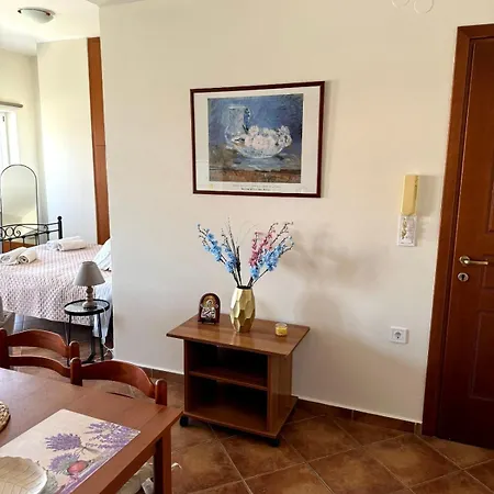 Near Piraiki Апартаменты