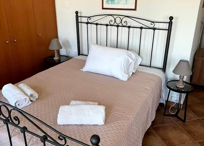 Near Piraiki Apartamento Ermoupoli