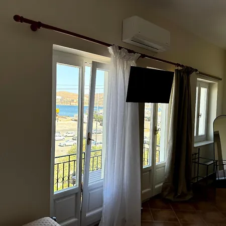 Near Piraiki * 埃尔莫波利斯