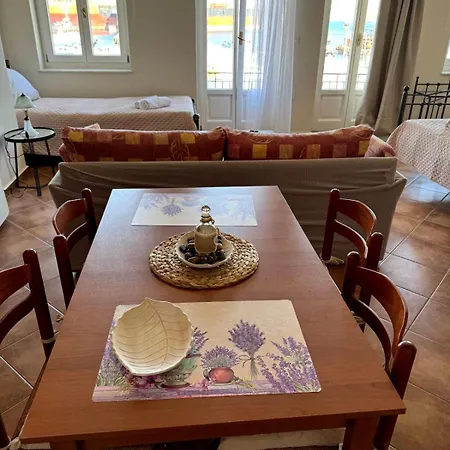 Near Piraiki Apartman