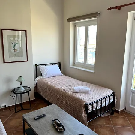 Near Piraiki * 埃尔莫波利斯